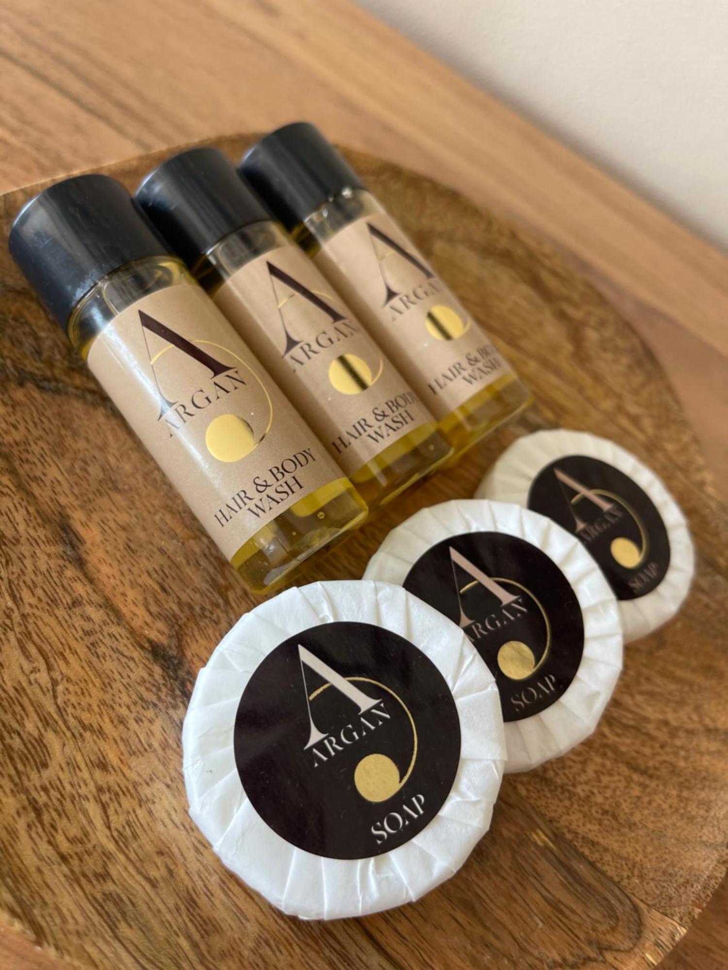 Riscal Suits Luxury لقنت المظهر الخارجي الصورة